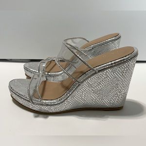 Kaanas Womens Hamburg Cork Wedge Sandal Shoe Silver Snake Clear Metallic Size 10